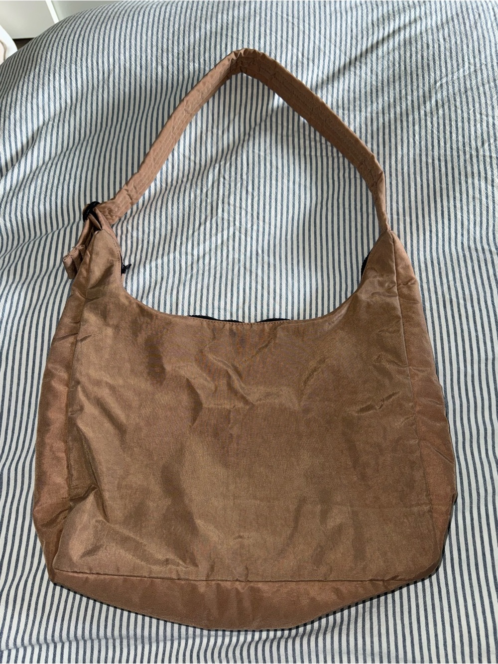 BAGGU Nylon Shoulder Bag in Cocoa